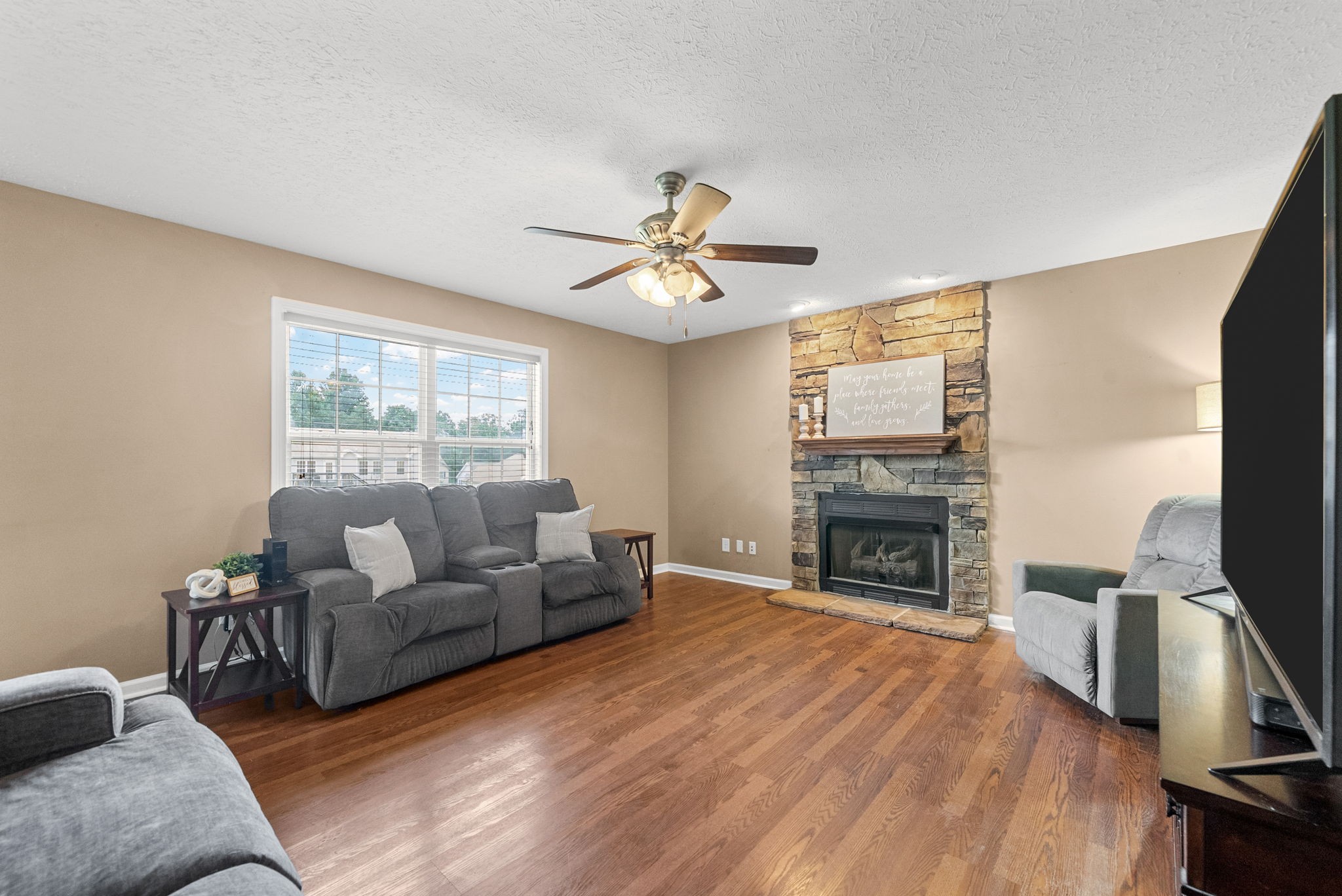 1208 Meachem Dr