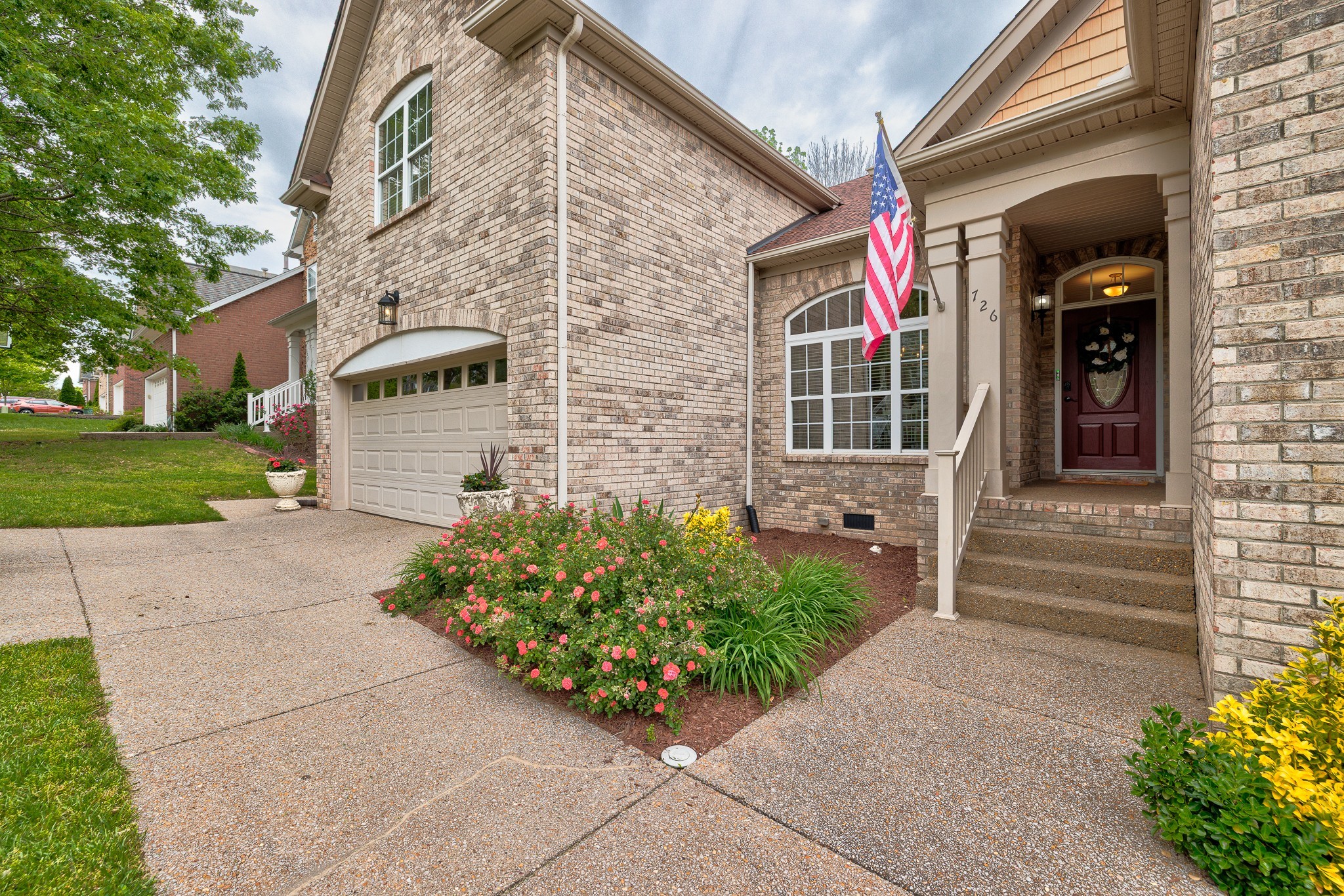 726 Cowan Dr