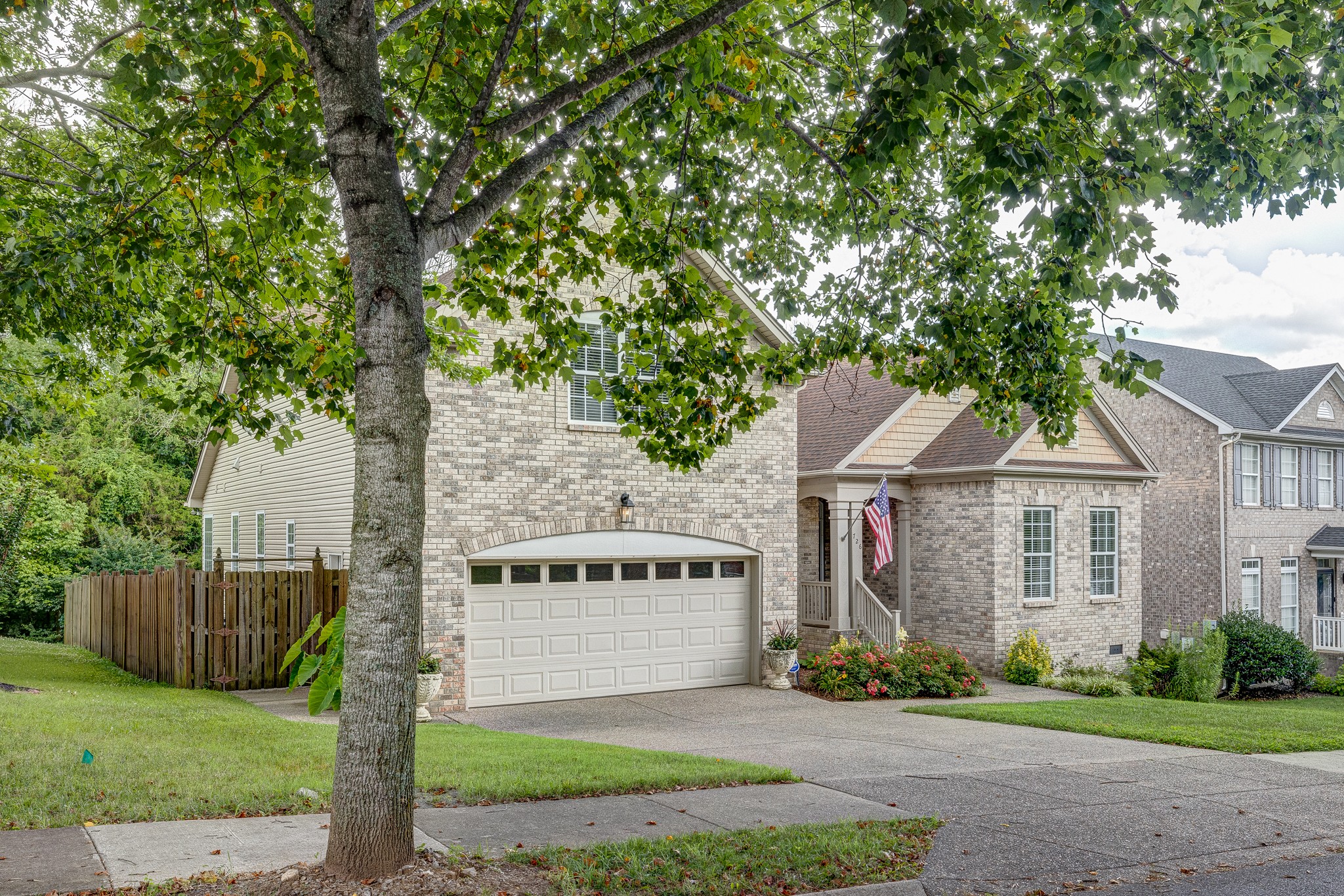 726 Cowan Dr