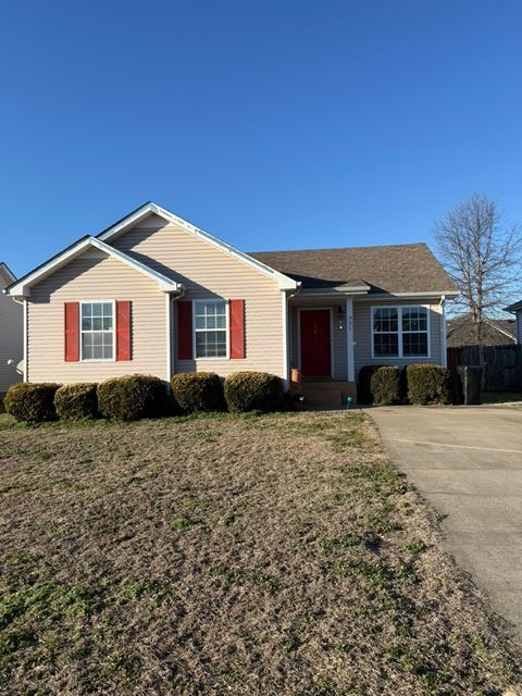 521 Oakmont Dr Clarksville TN 37042