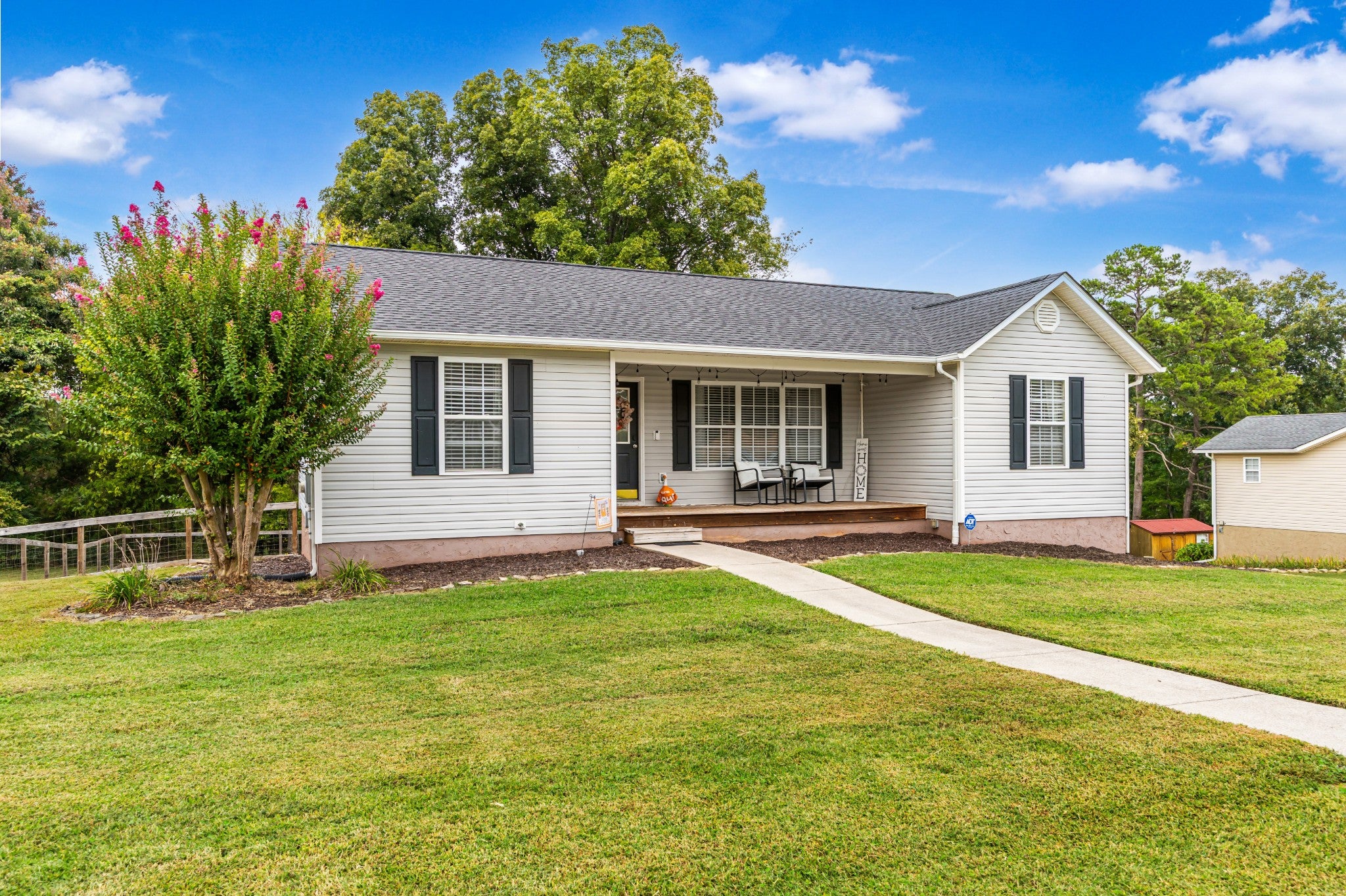 131 Hollow View Dr SE