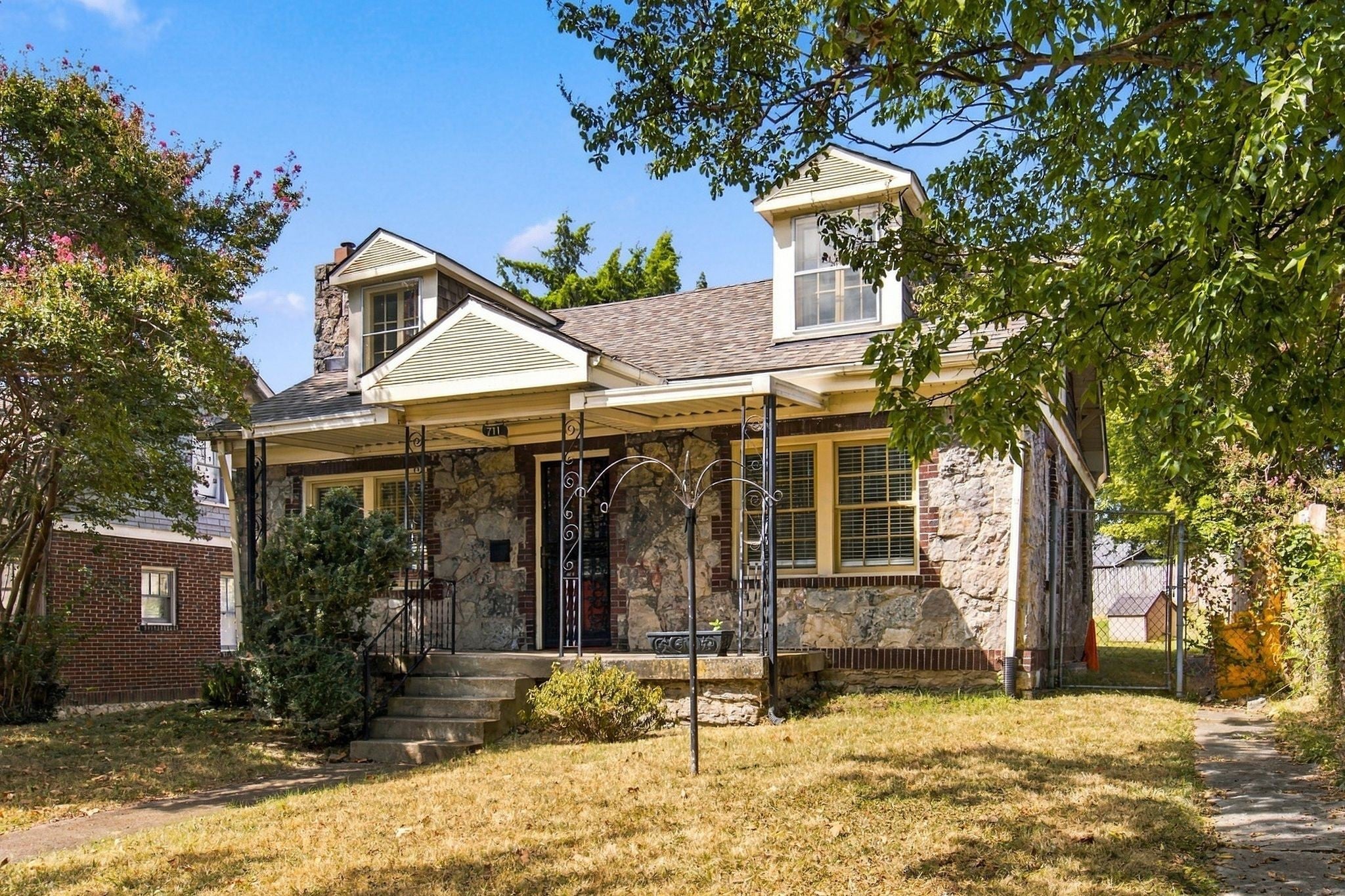 3-bed home for sale in Nashville, TN 37206, 711 Shelby Ave 711 Shelby Ave, Nashville TN 37206 3-bed home, photo 2 of 31