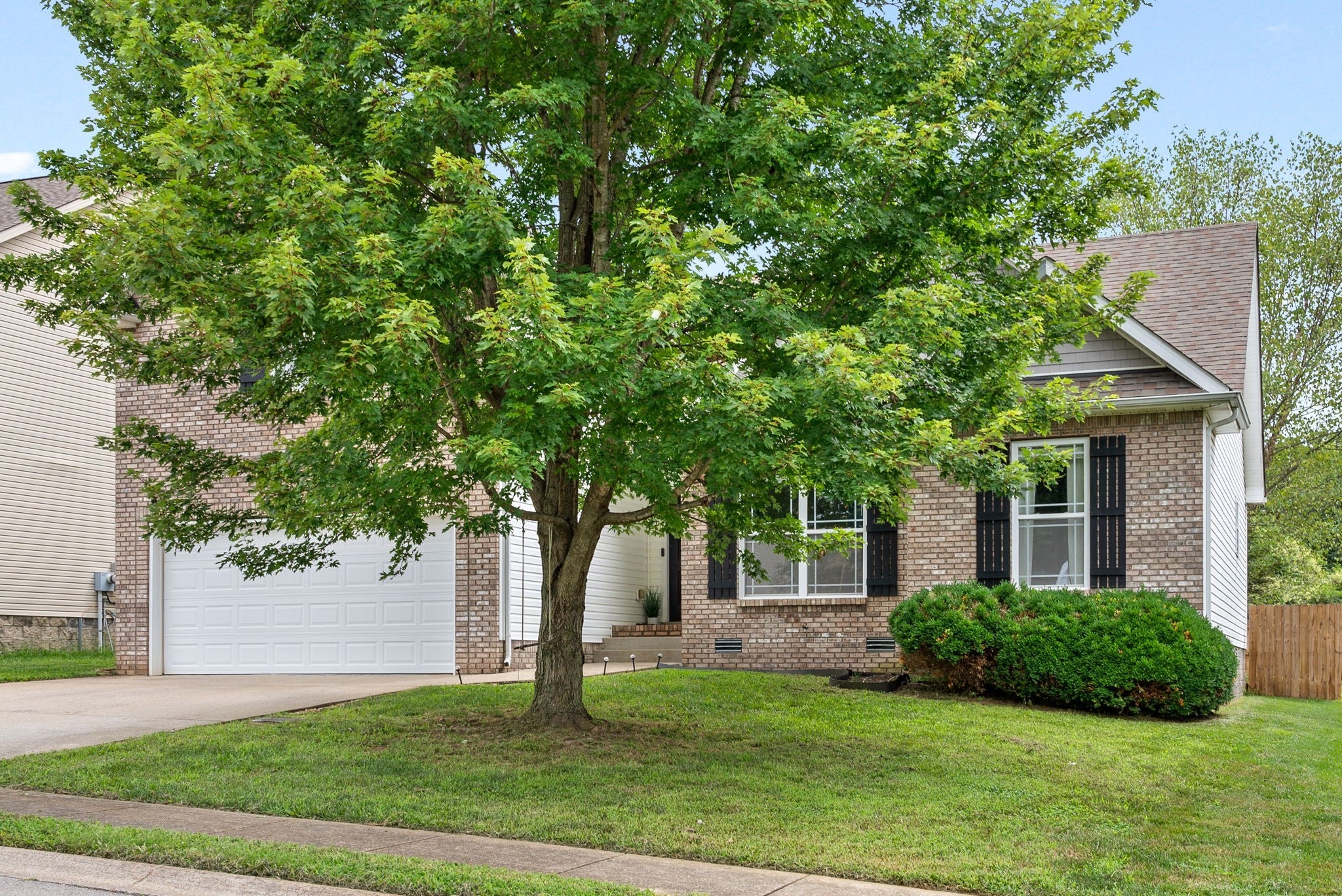 3464 Oak Creek Dr