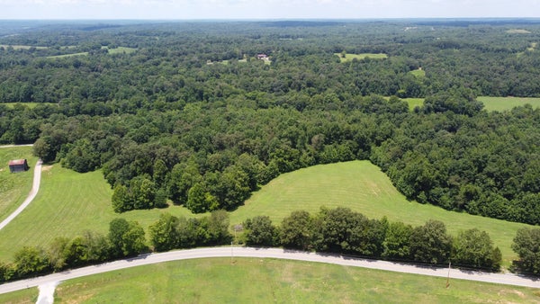 104 HAYES RIDGE RD, INDIAN MOUND, TN 37079 - Image c83e4fb2ea88e7f8cd2e48ca8d32c28e/3625115905
