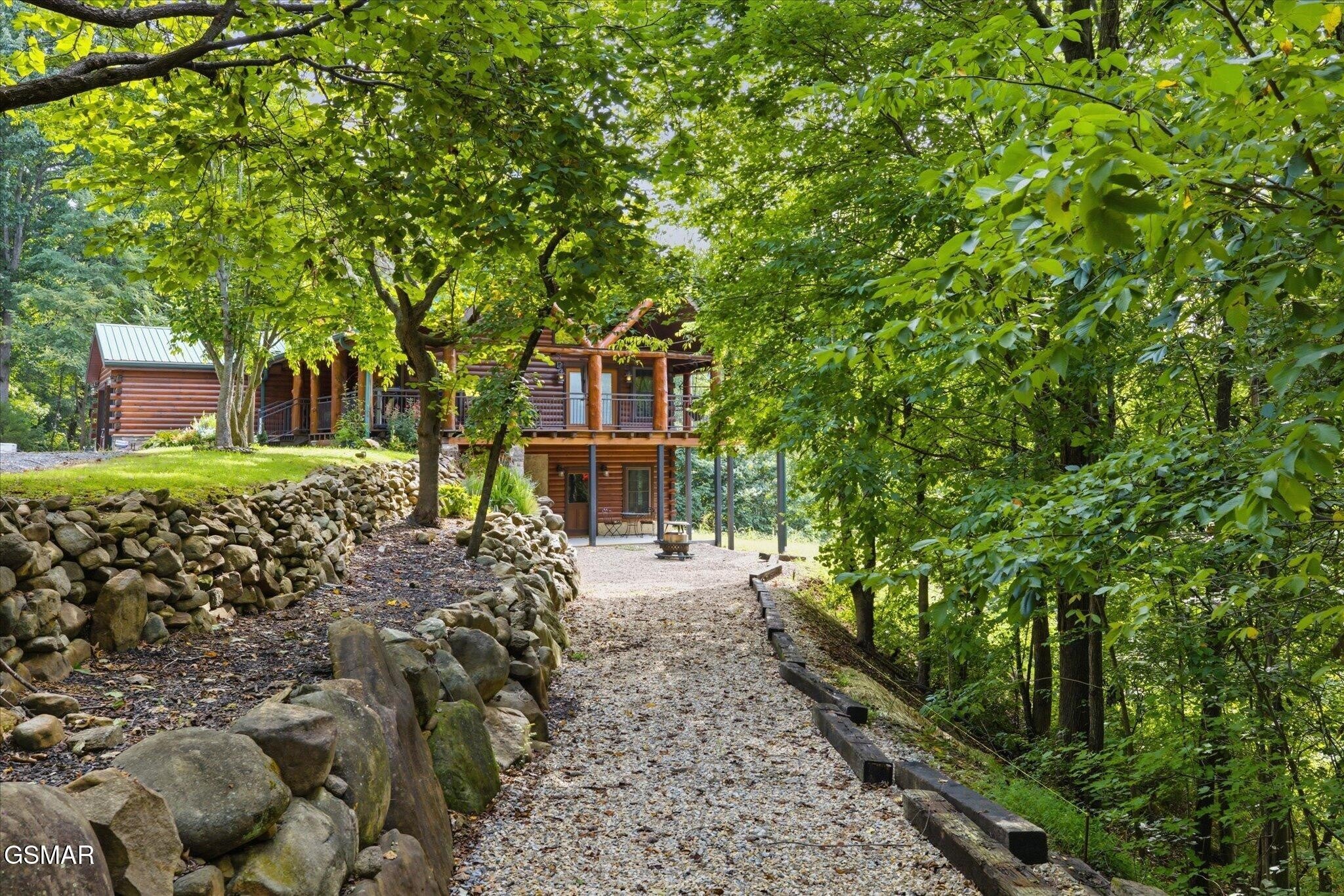 261 Canyon Hills Road