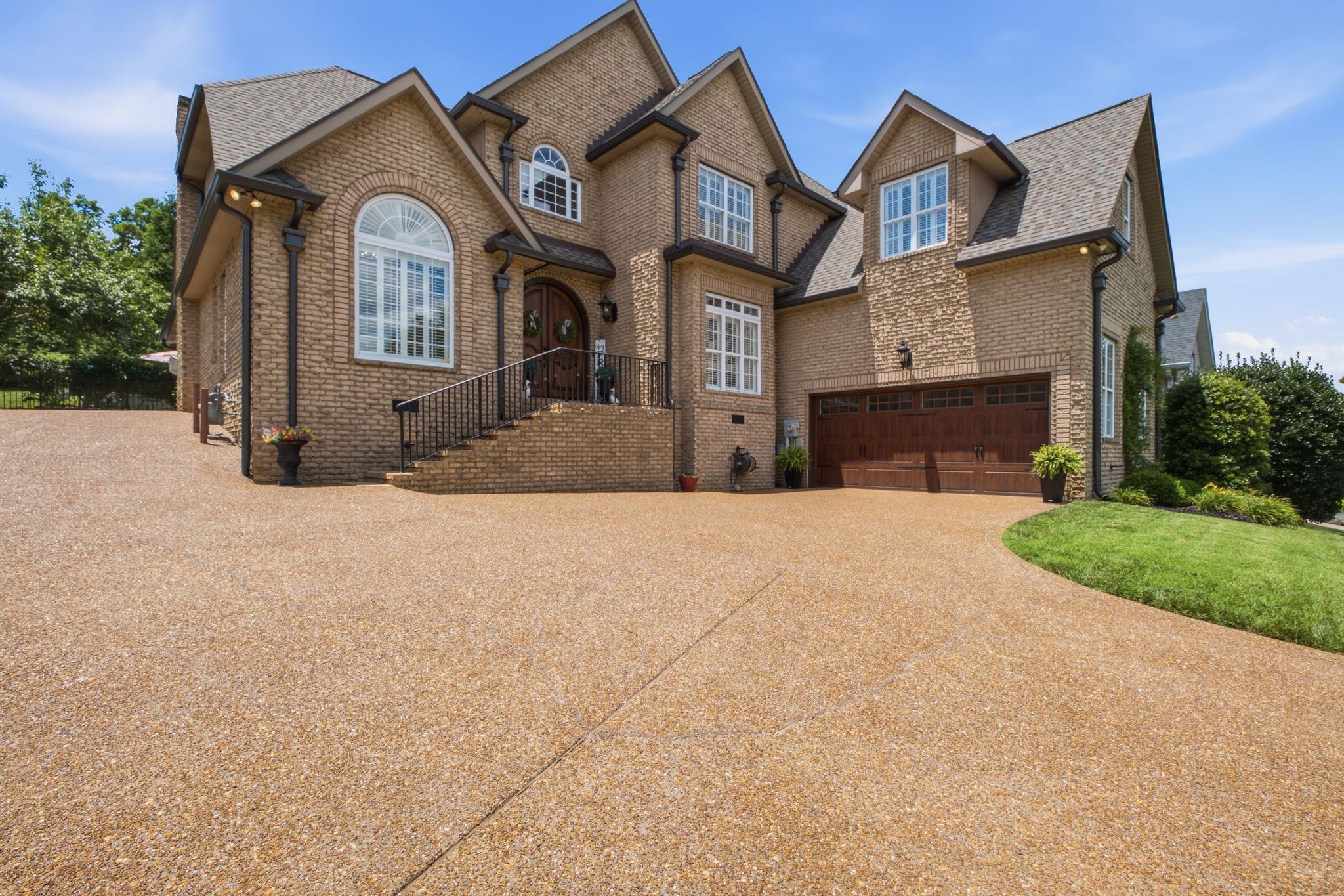 113 N Country Club Dr