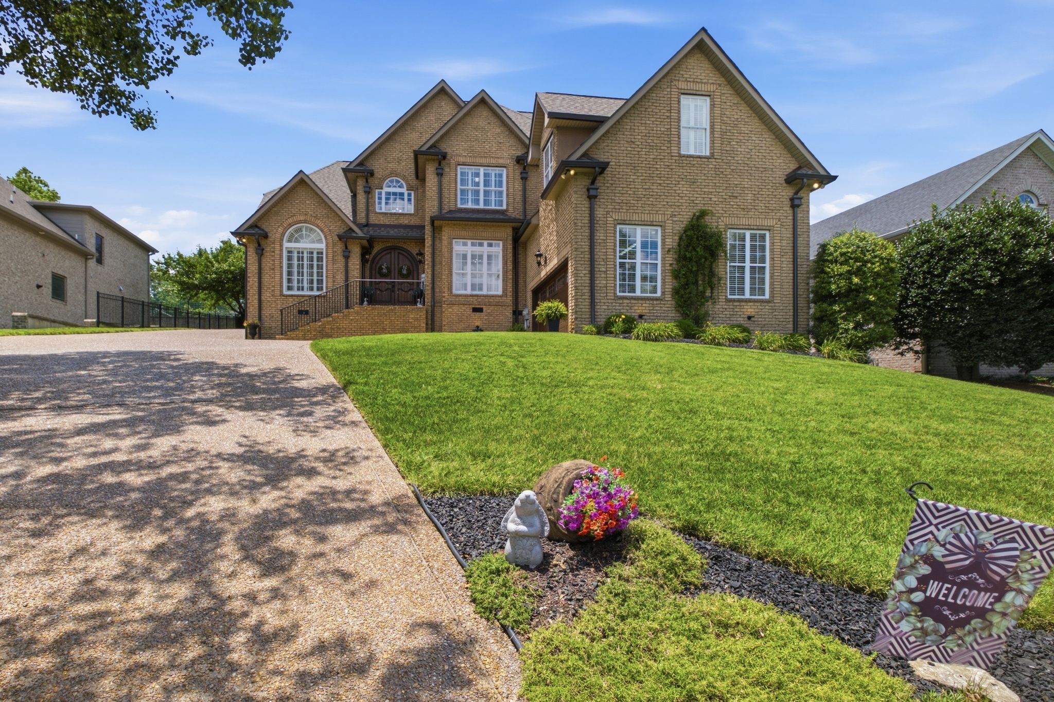 113 N Country Club Dr
