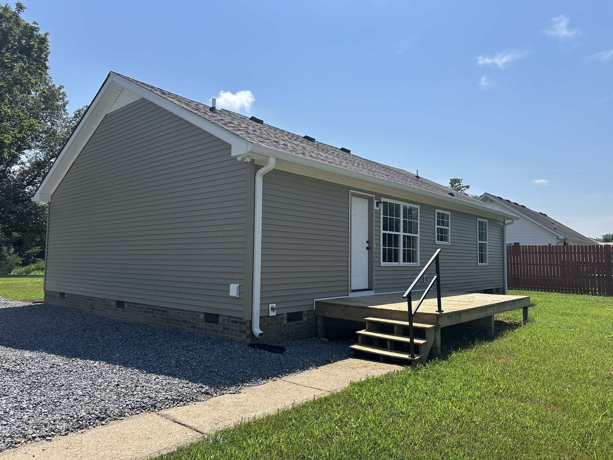 601 Lear Rd