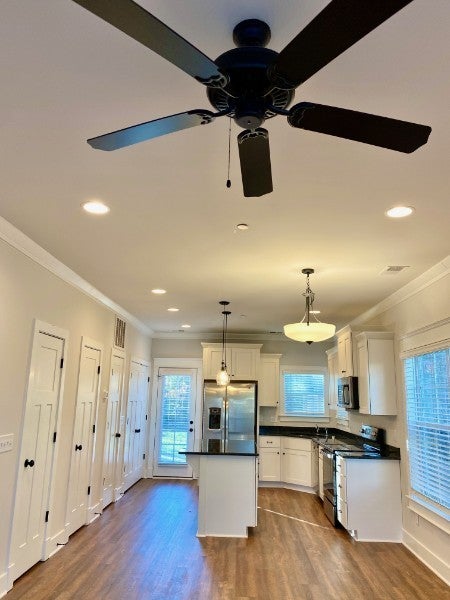 234 Grand Ave B - Photo 2