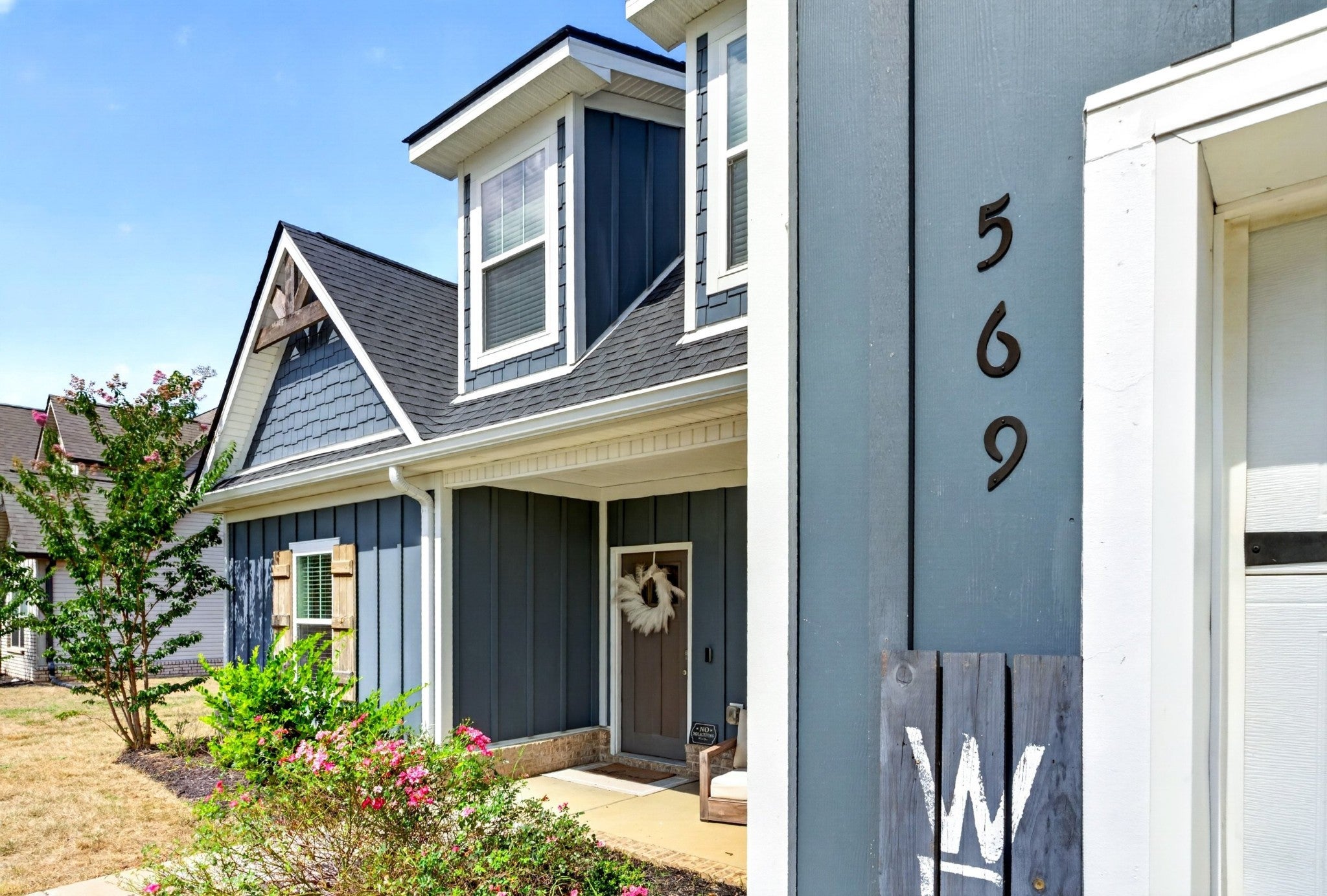 569 Bowden Dr