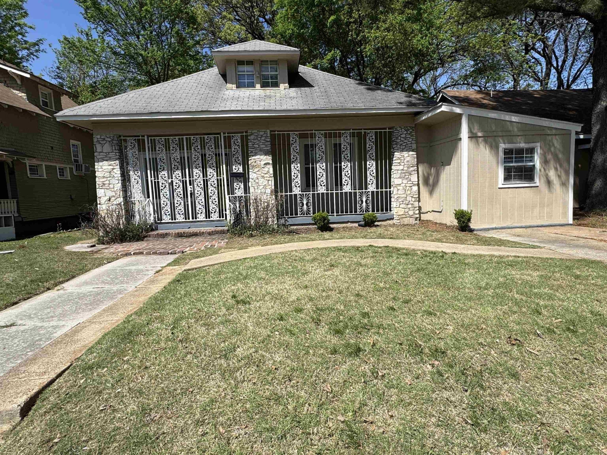 1570 E MCLEMORE AVE