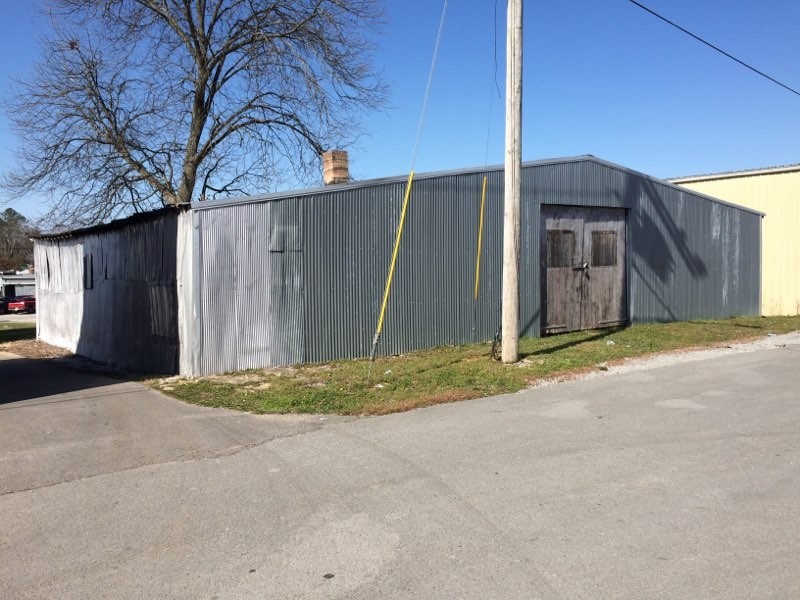 105 2nd Ave N