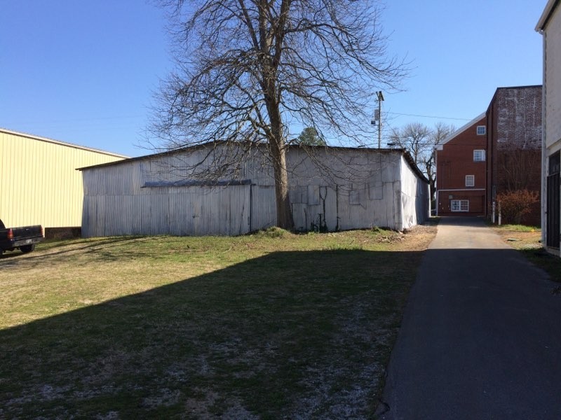 105 2nd Ave N