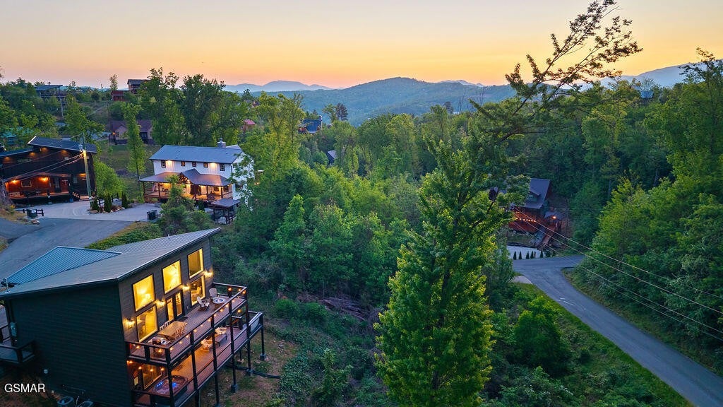 612 Sunset Lane