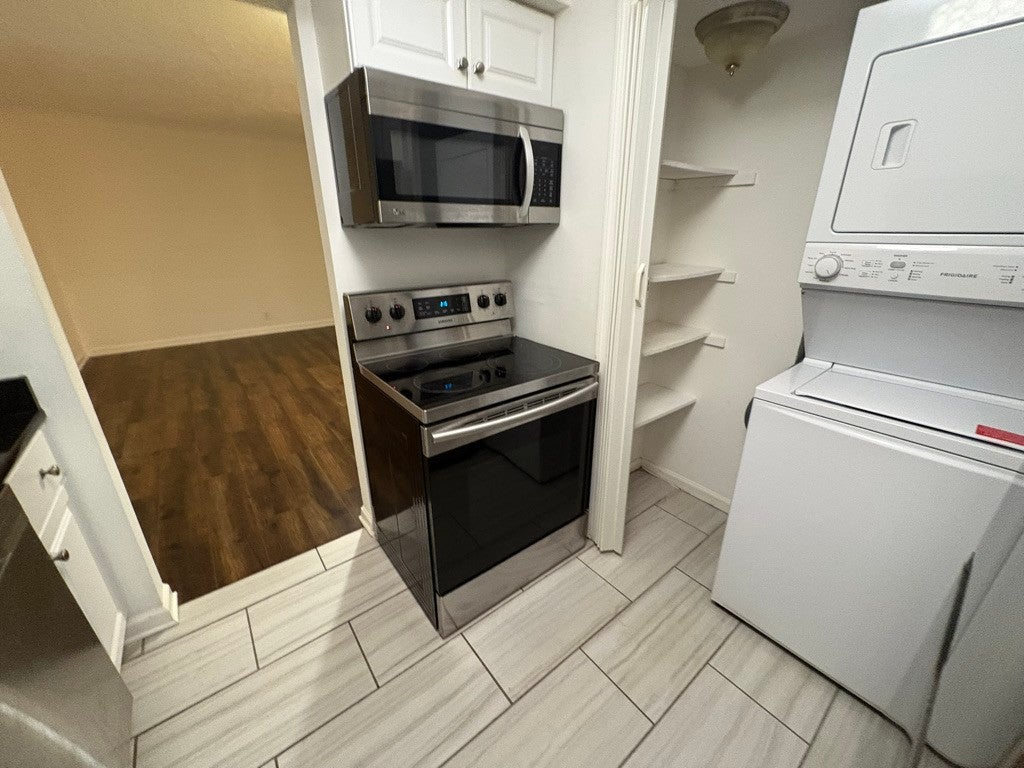 2325 Elliston Pl 110
