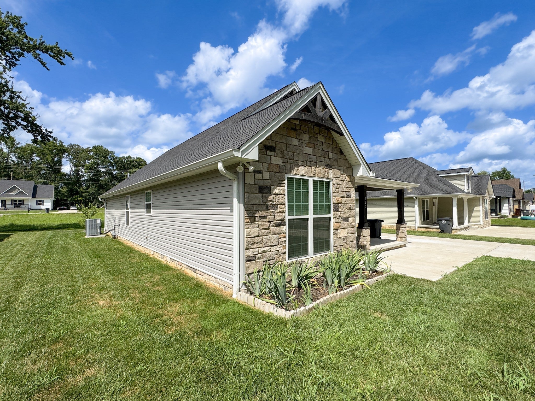 122 Mazie Dr