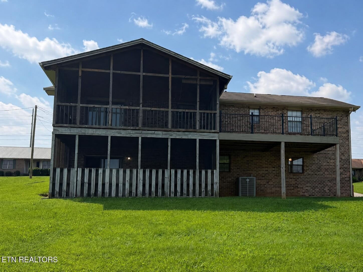 1456 Cattlemans Drive