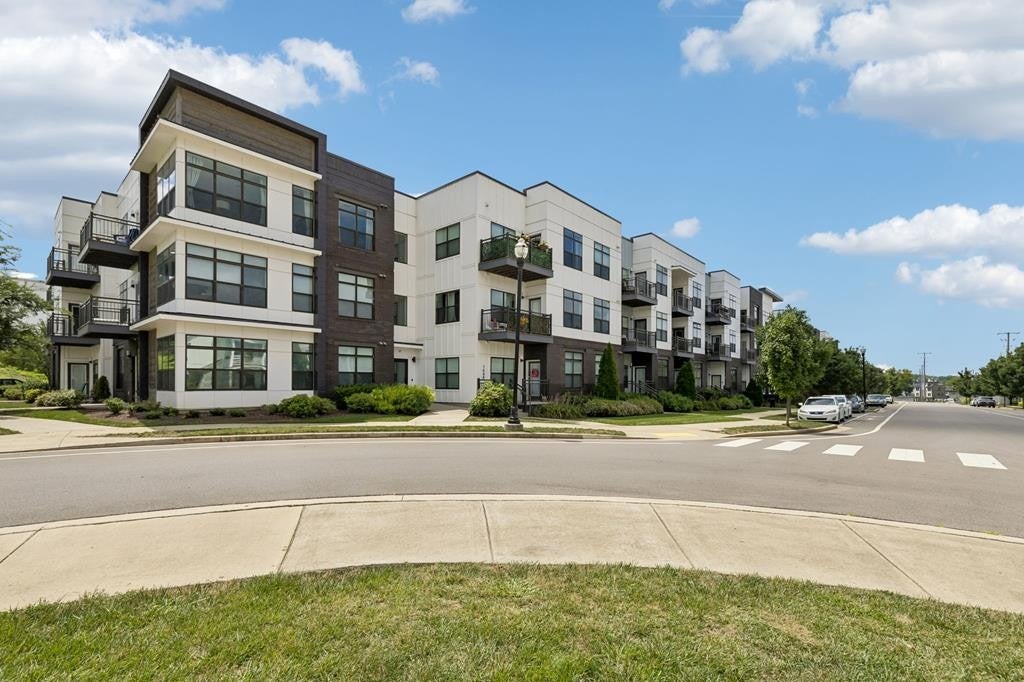 2-bed listing at 1638 54th Ave N 101, Nashville