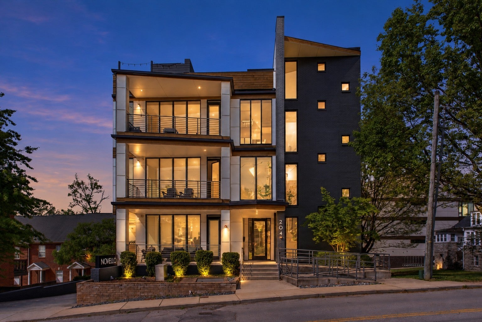 204 Acklen Park Dr 103