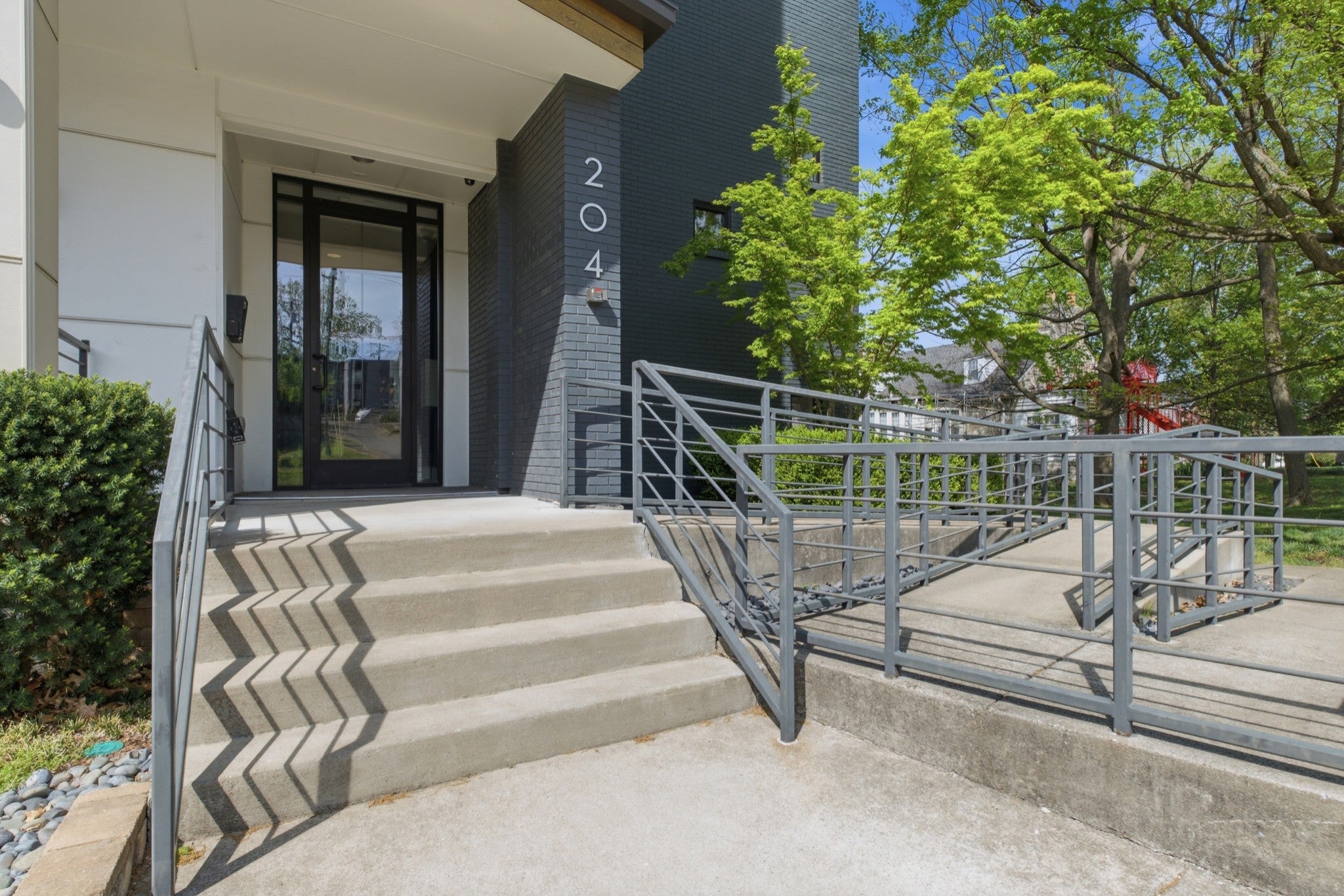 204 Acklen Park Dr 103