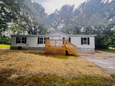 207 Sycamore St N Cowan TN 37318