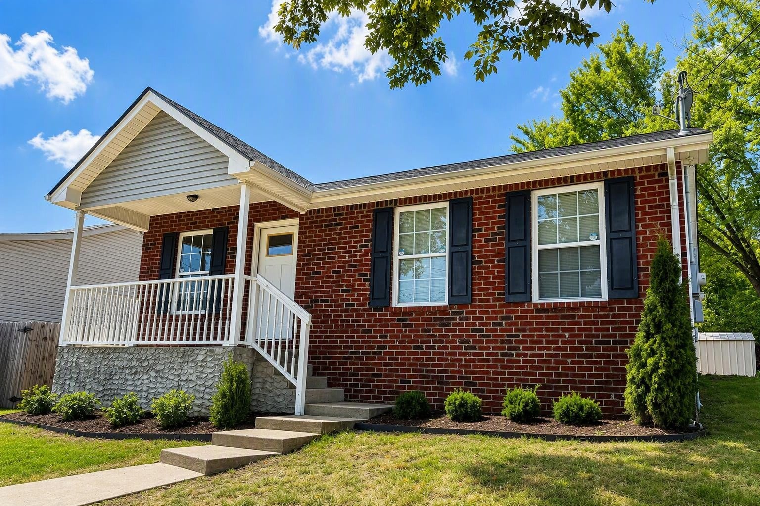 3.0-bed rental at 2214 Burns St