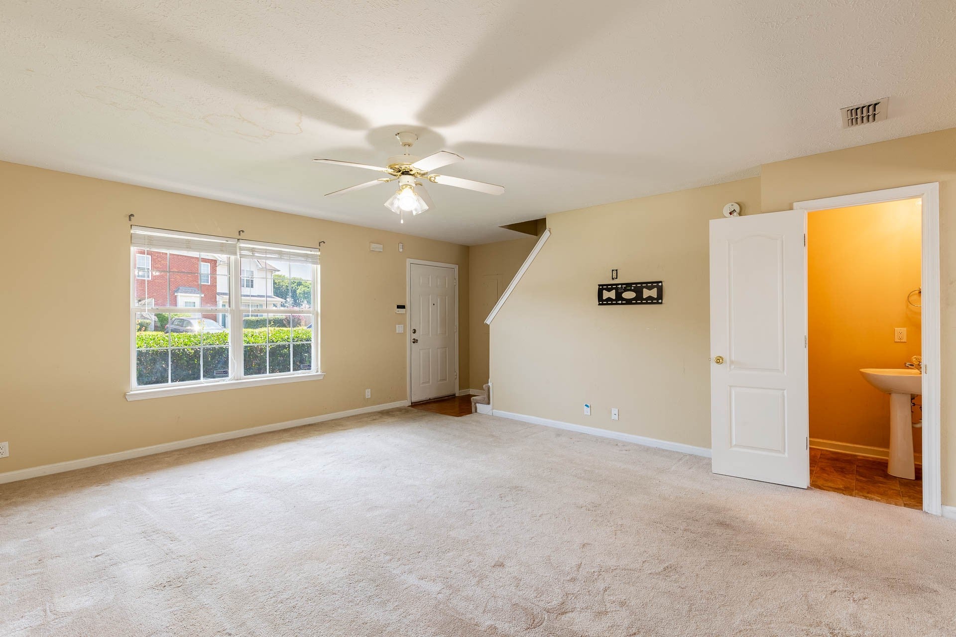 6066 Sagi Cir