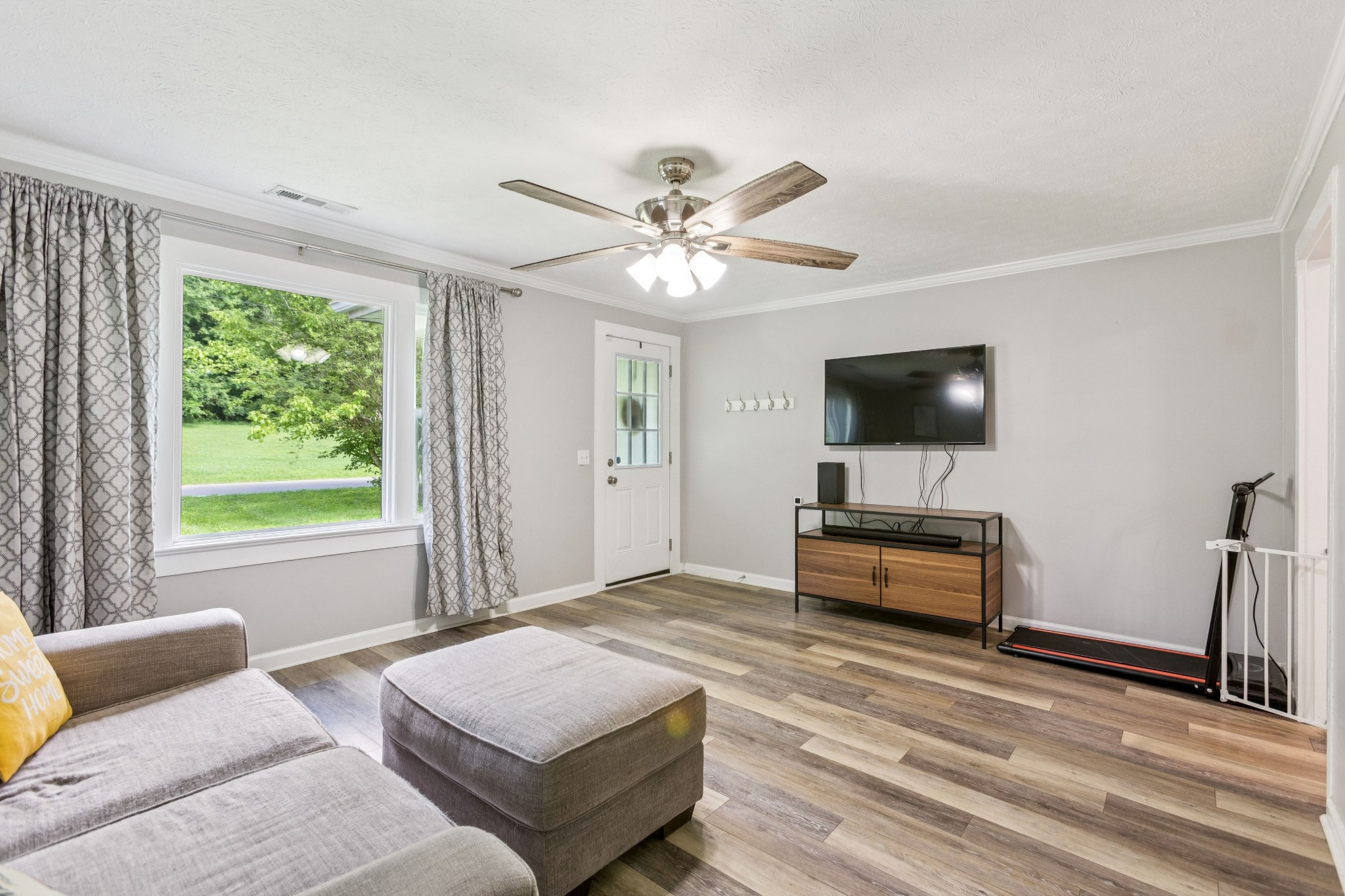 3585 Old Highway 31 E