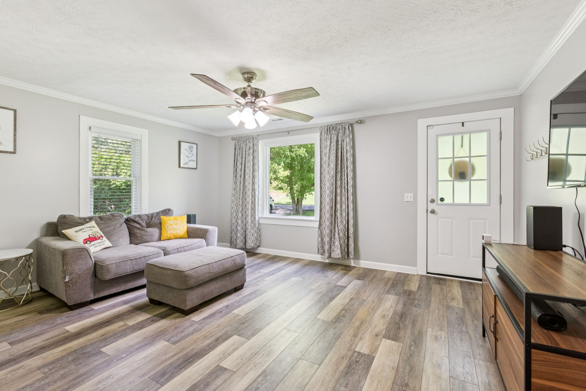 3585 Old Highway 31 E