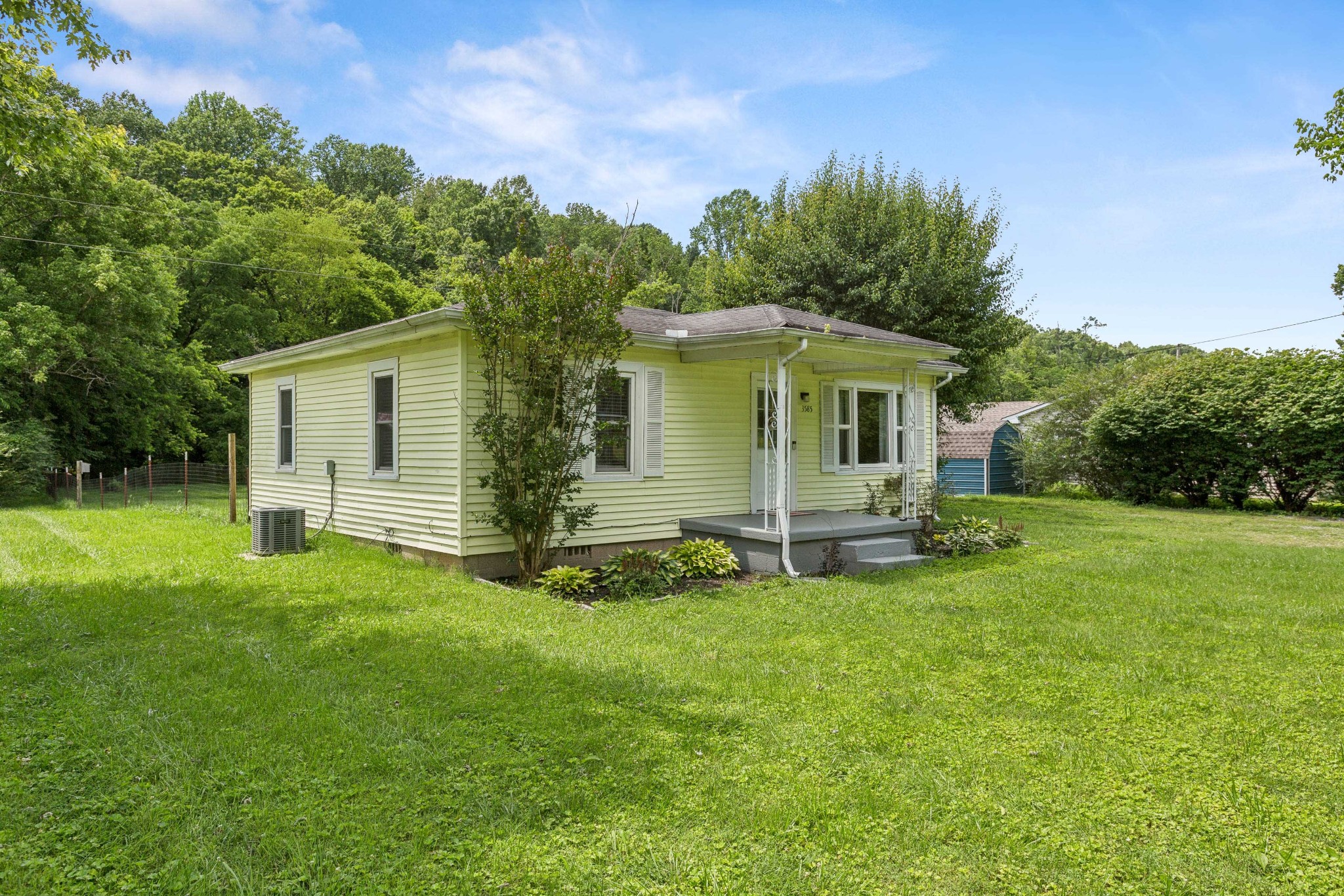 3585 Old Highway 31 E