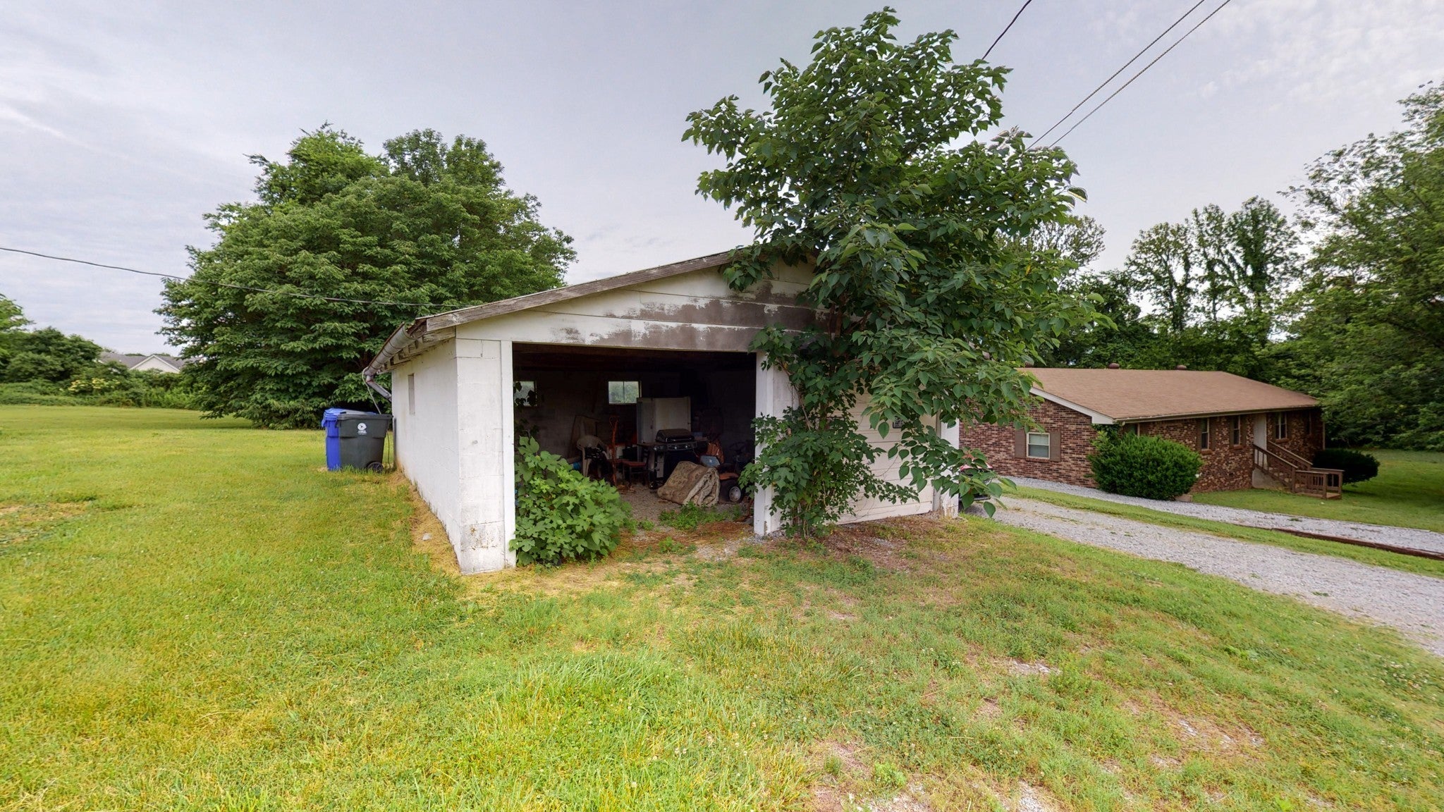 2811 Highway 31 W