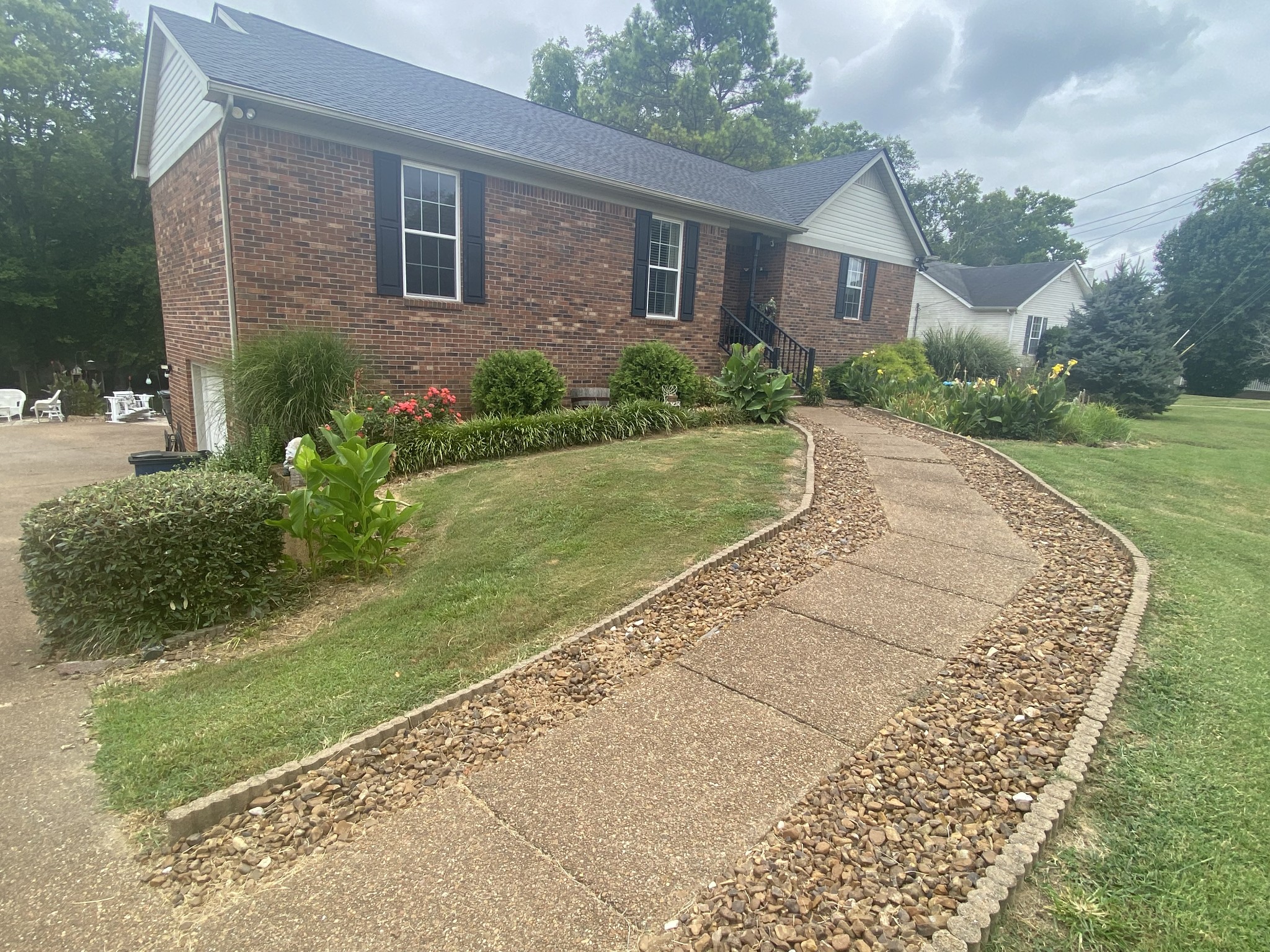 114 Dorman Dr