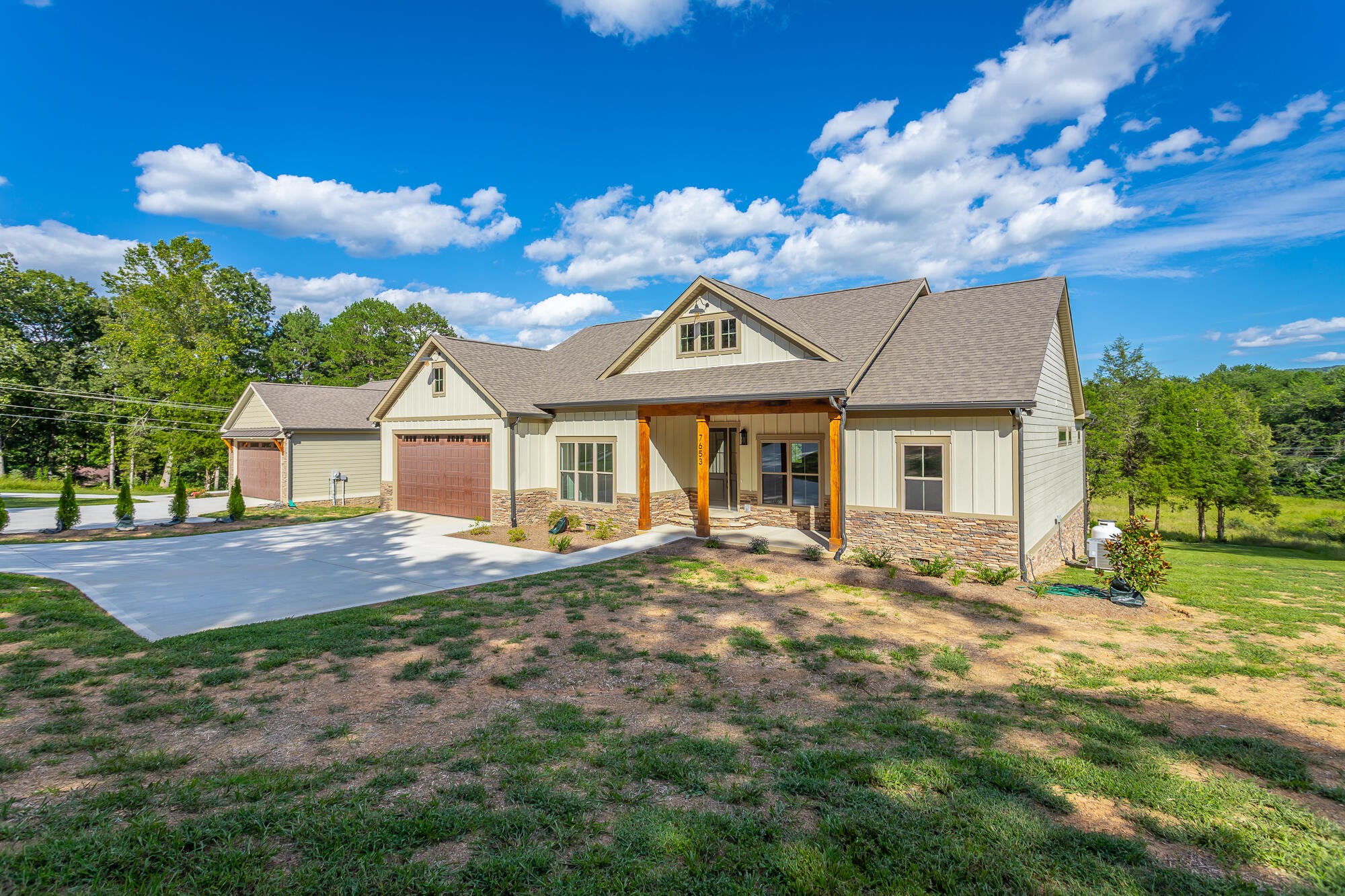 7653 Grasshopper Road