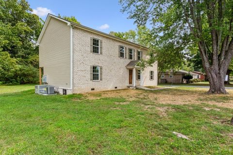 1212 Hollis Ln Lafayette TN 37083