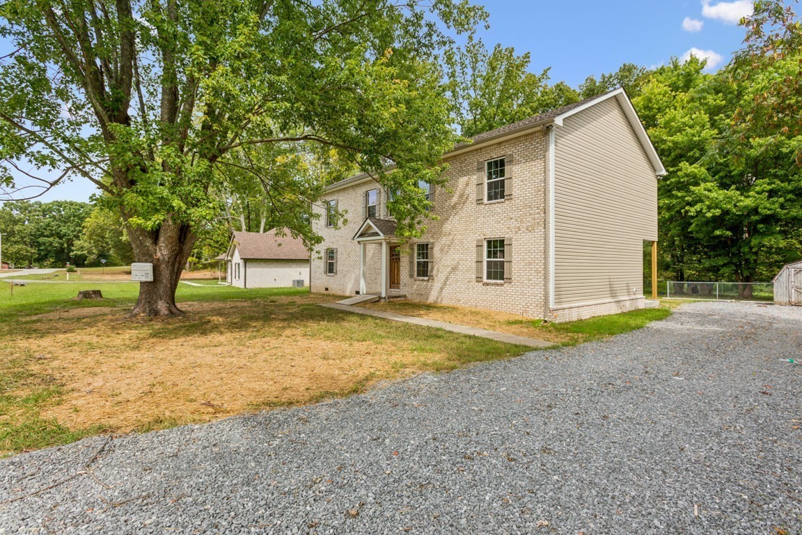 1212 Hollis Ln