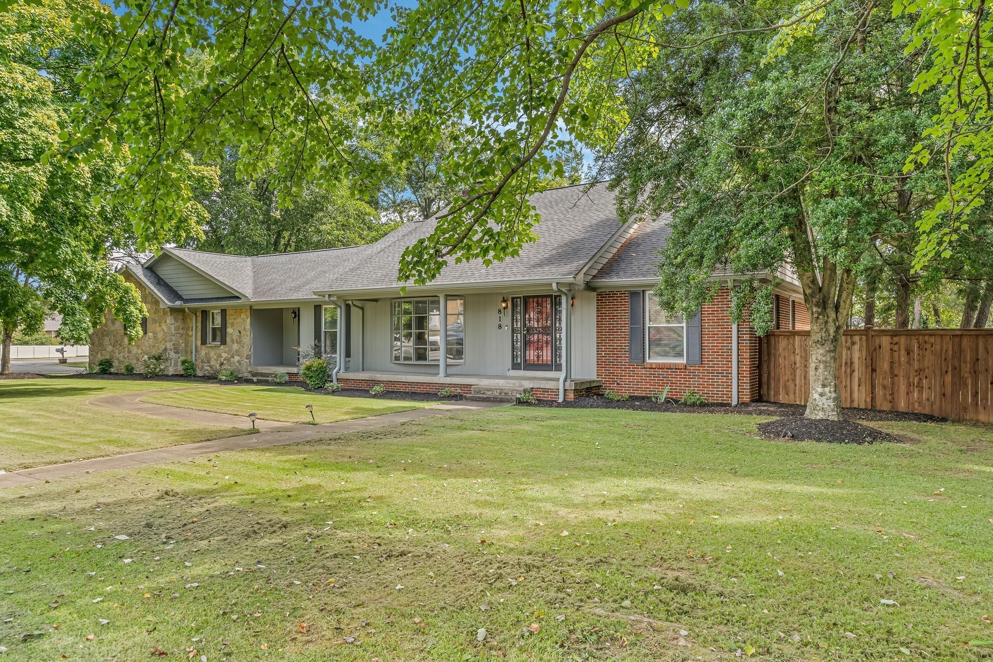 818 N Rutherford Blvd