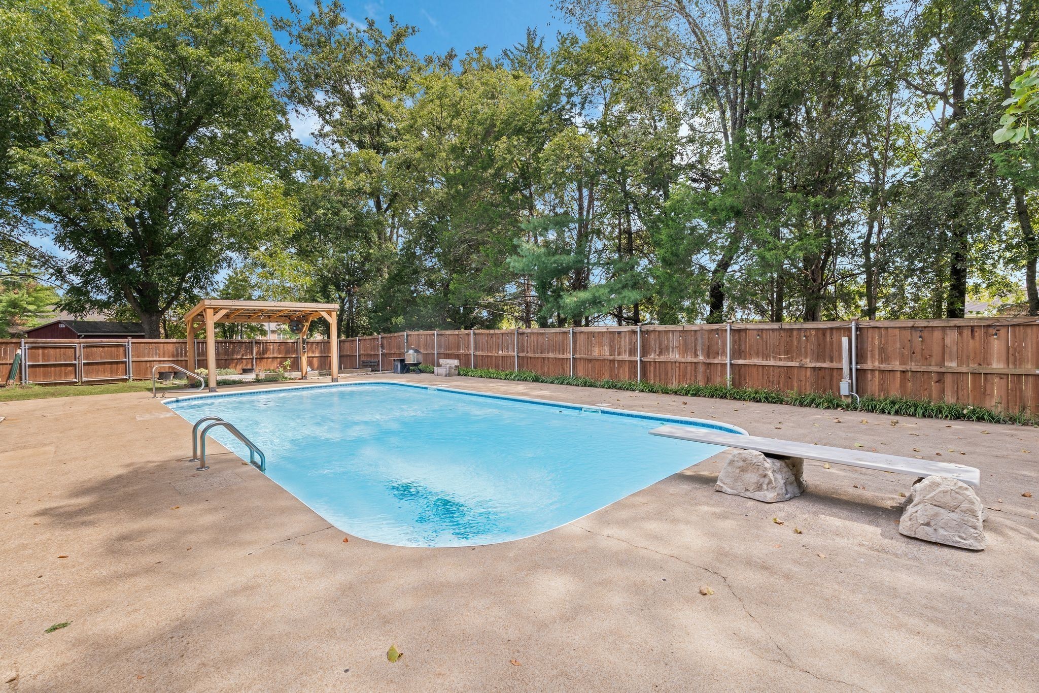 818 N Rutherford Blvd