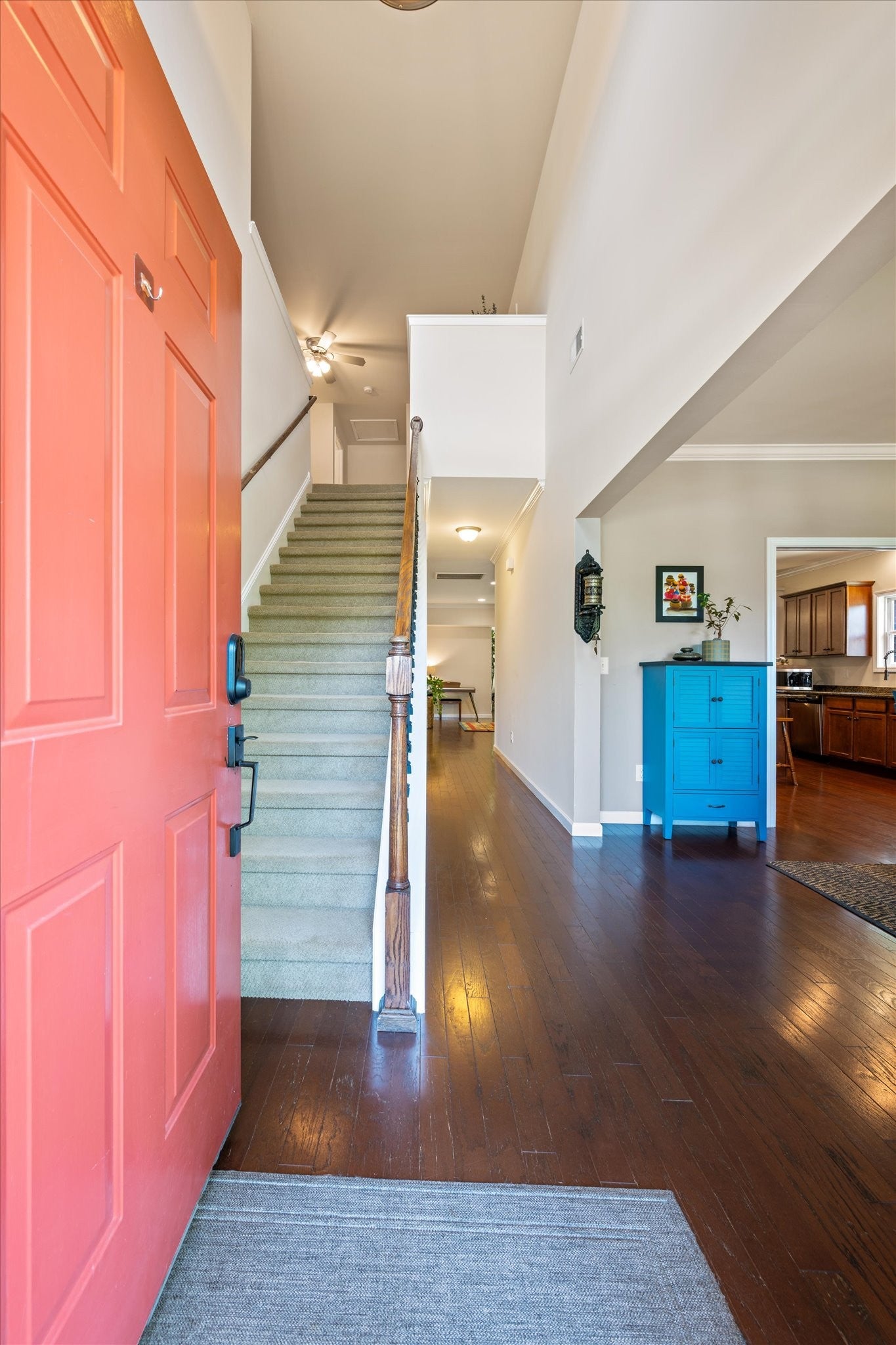 600 Collinscrest Ct