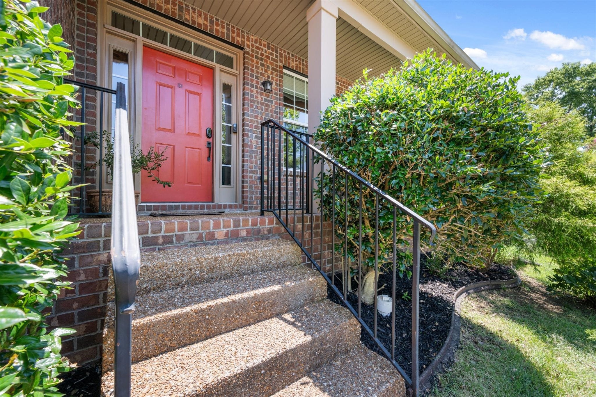 600 Collinscrest Ct