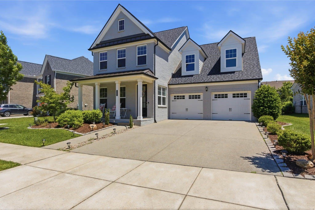 3007 Singing Creek Dr