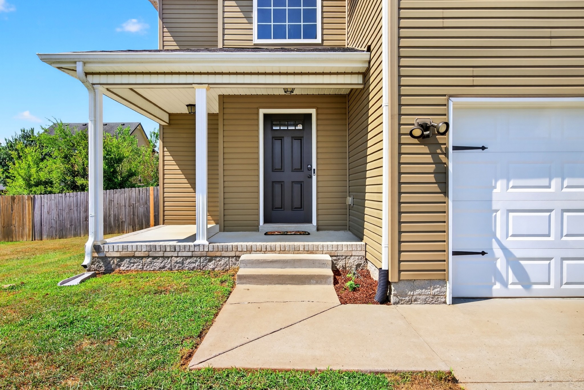 572 Tracy Ln