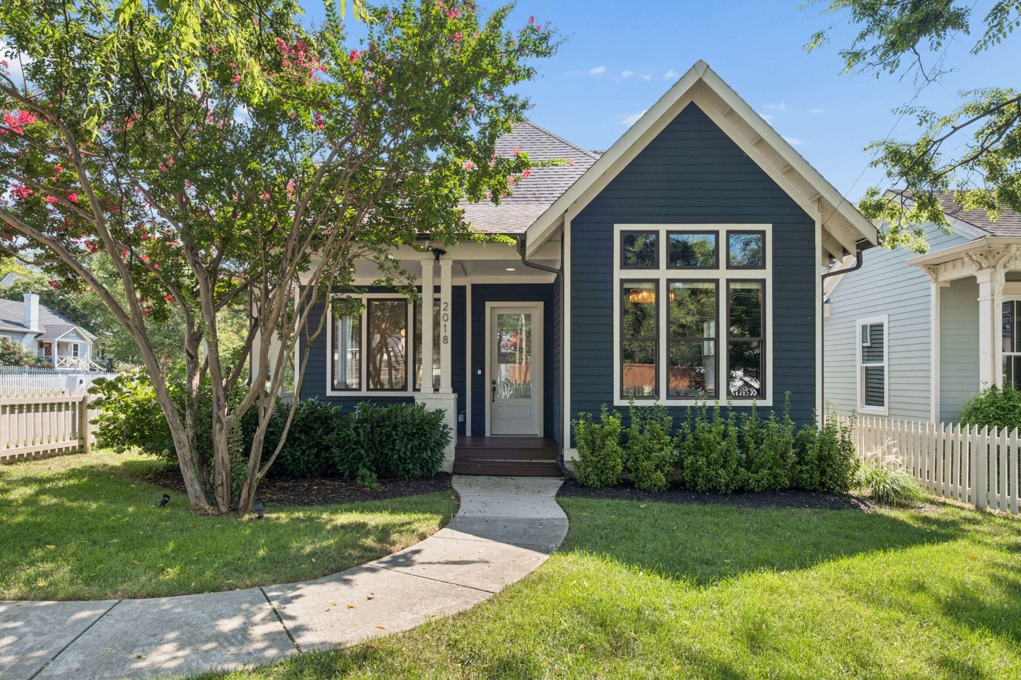 2018 10th Ave S