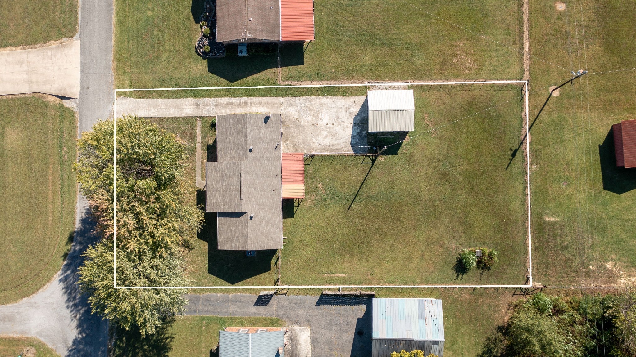911 Parkway Dr