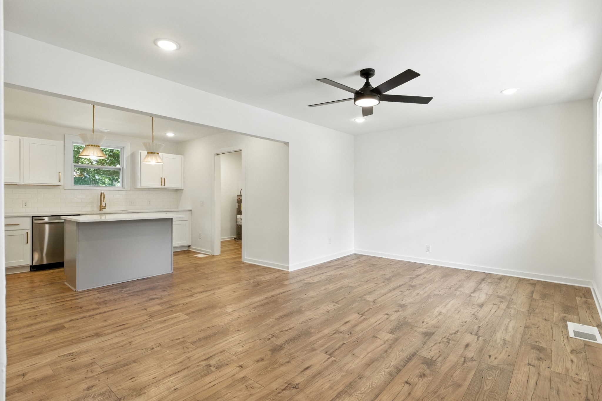 3237 Briarwick Dr