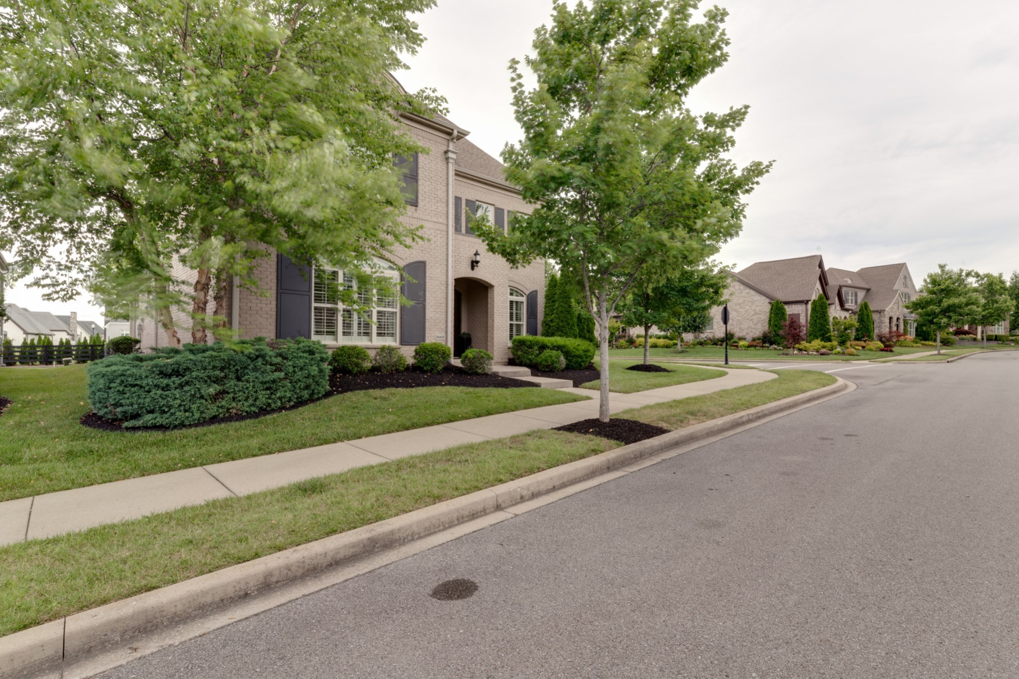 1660 Noah Ln