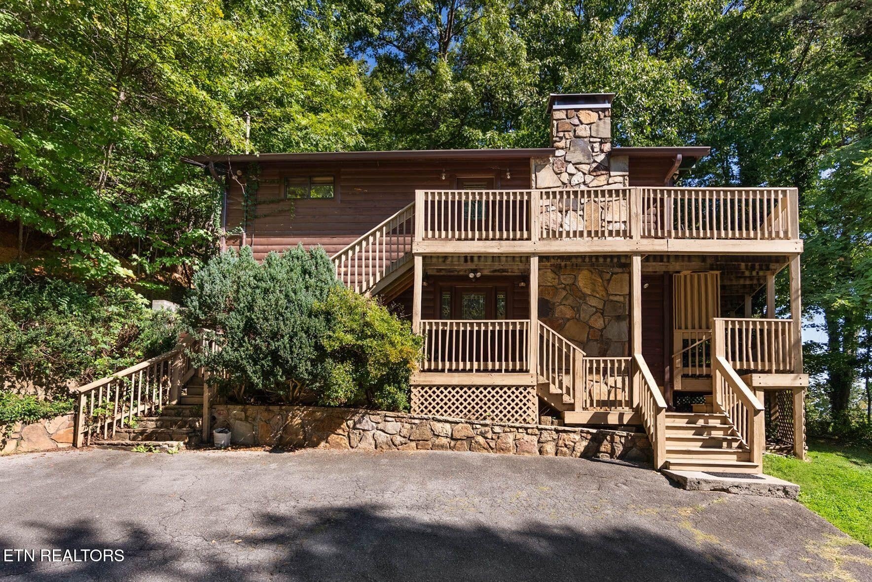 2123 Luzerne Drive