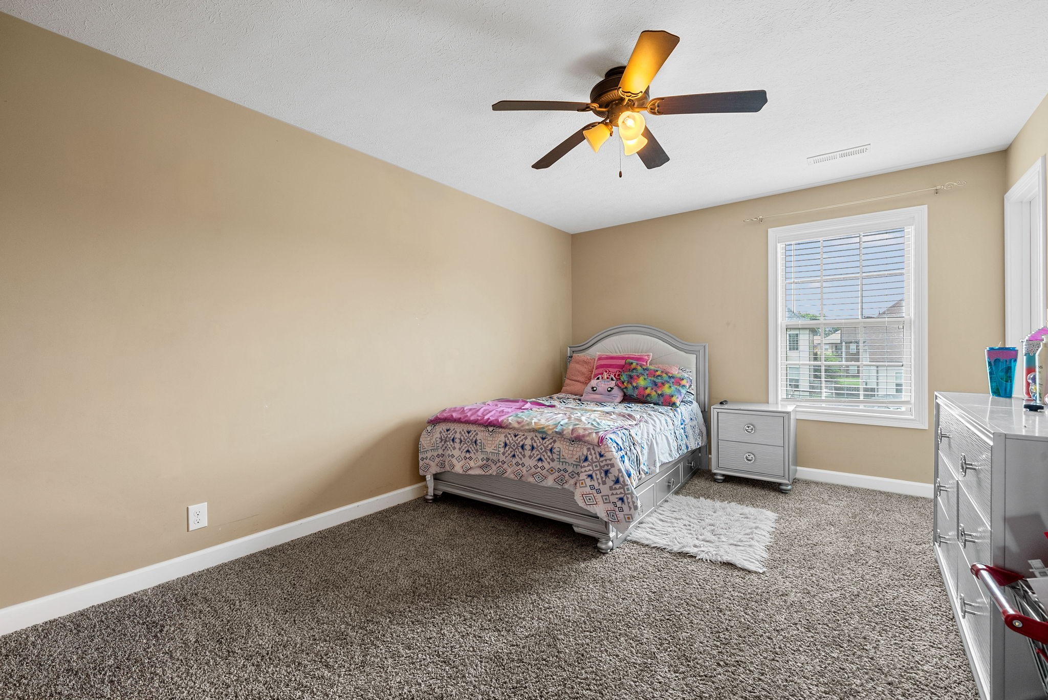 Clarksville, Tennessee 37040, United States, 4 Bedrooms Bedrooms, ,3 BathroomsBathrooms,Residential,Active,162705