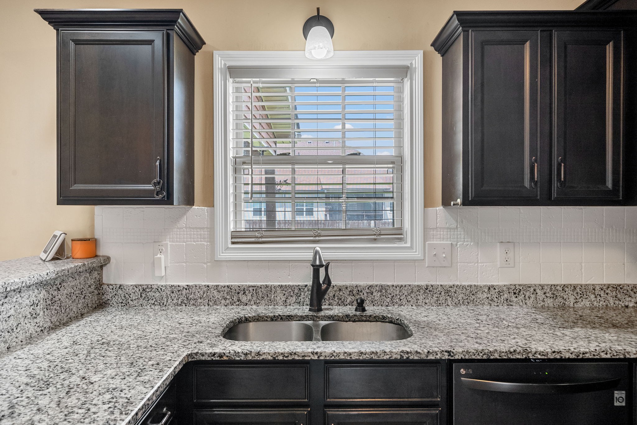 Clarksville, Tennessee 37040, United States, 4 Bedrooms Bedrooms, ,3 BathroomsBathrooms,Residential,Active,162705