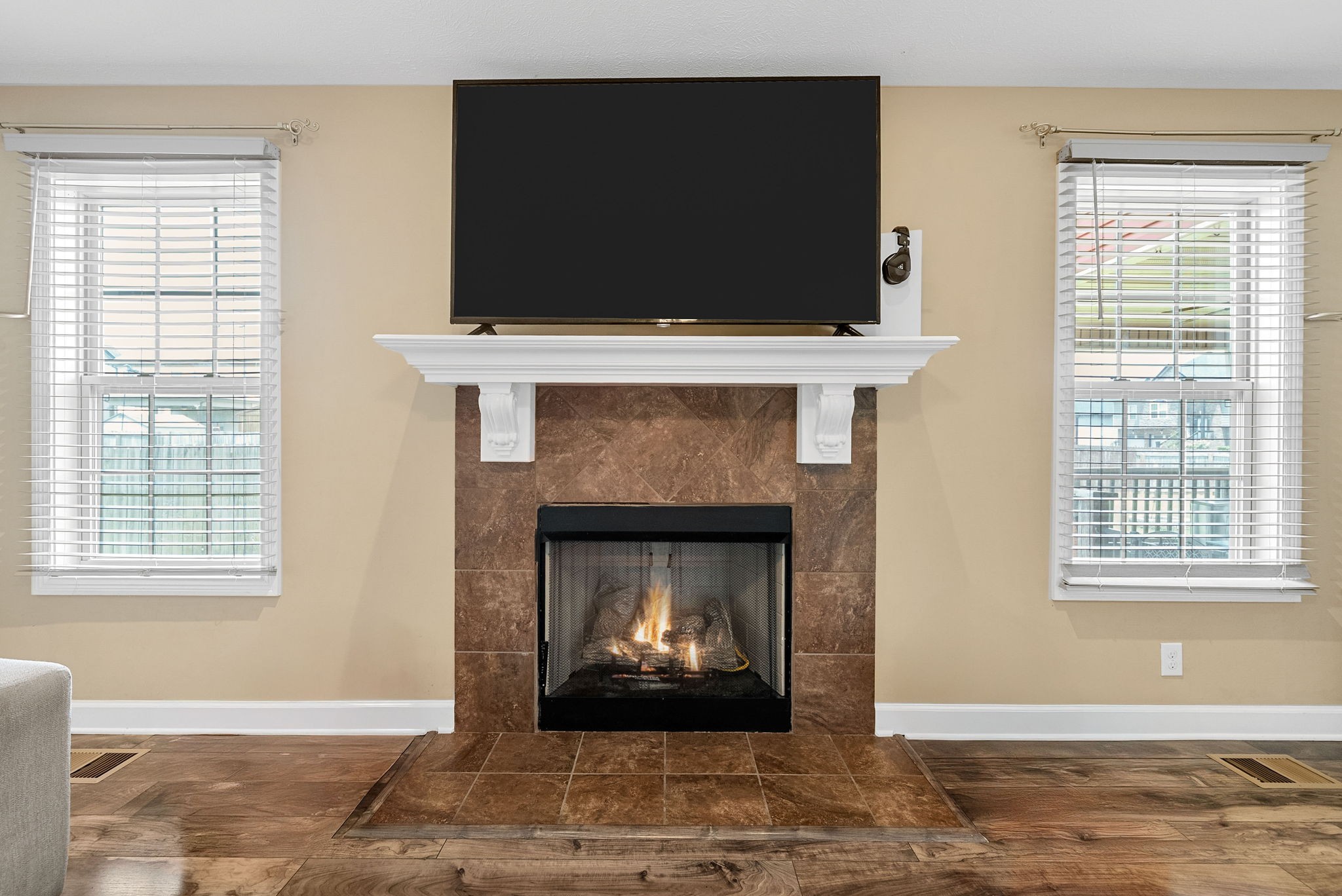 Clarksville, Tennessee 37040, United States, 4 Bedrooms Bedrooms, ,3 BathroomsBathrooms,Residential,Active,162705