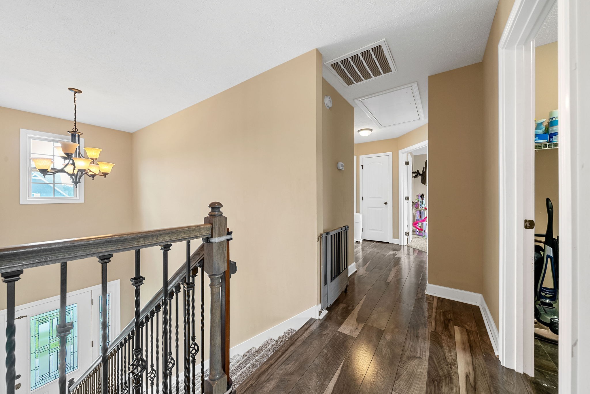 Clarksville, Tennessee 37040, United States, 4 Bedrooms Bedrooms, ,3 BathroomsBathrooms,Residential,Active,162705